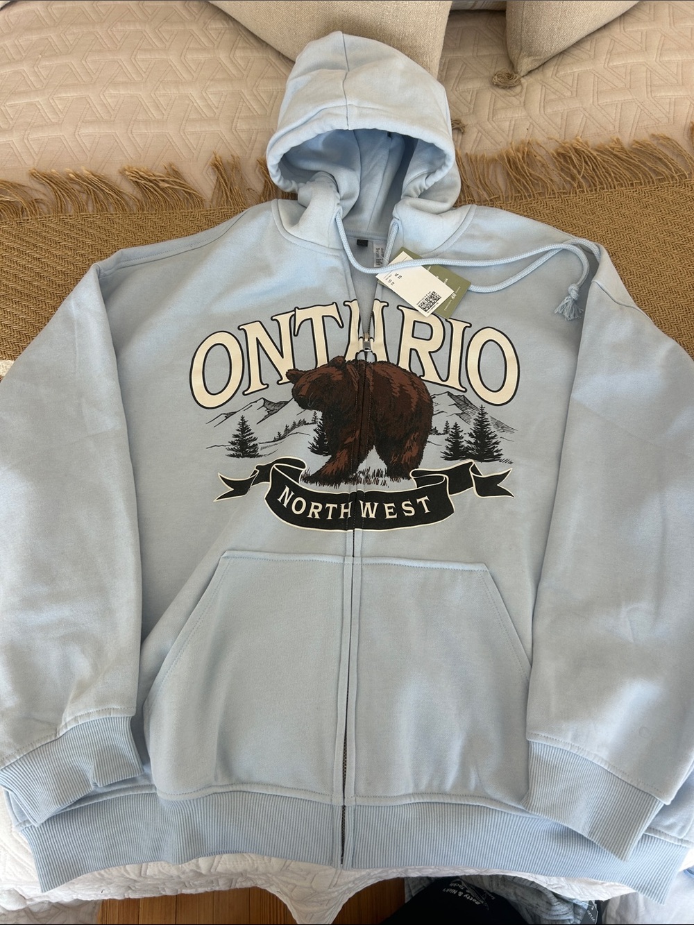 H&M Light Blue Ontario Northwest Bear Zip-Up Hoodie in Size Xl